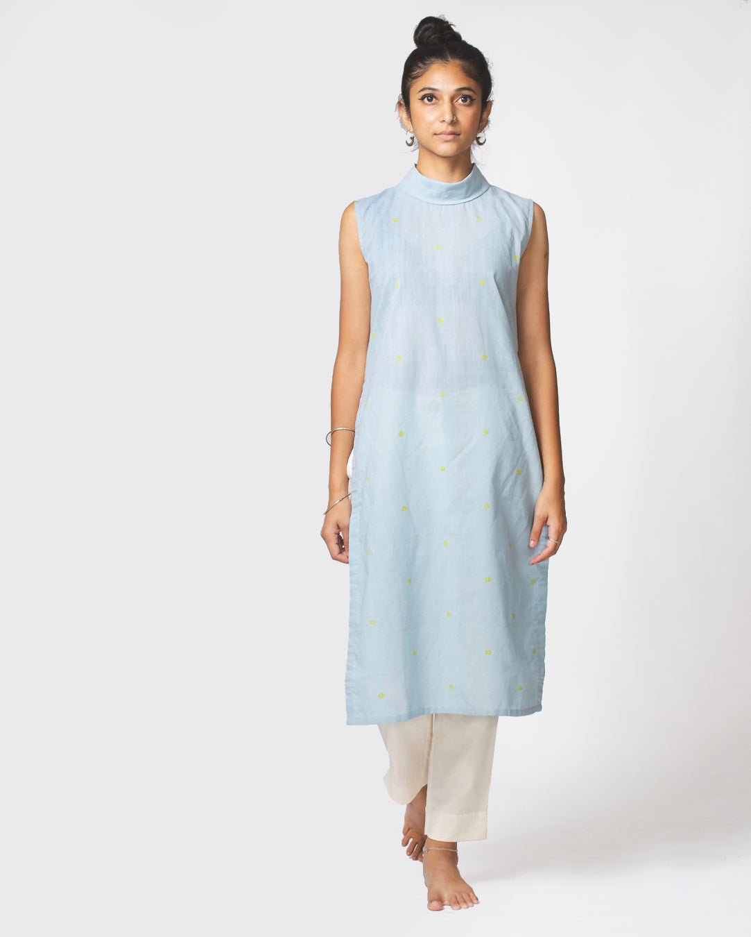 Plain Blue Color Sleeveless Kurti For Ladies For Casual And Party Wear Bust  Size: 38 Inch (in) at Best Price in Longowal | A Garments